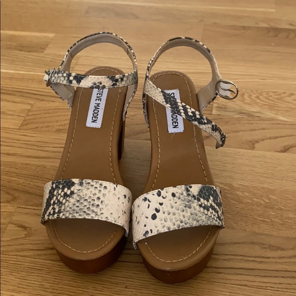 never been worn Steve Madden snakeskin sandals